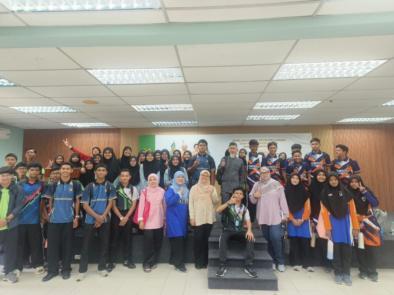 Ceramah di institusi