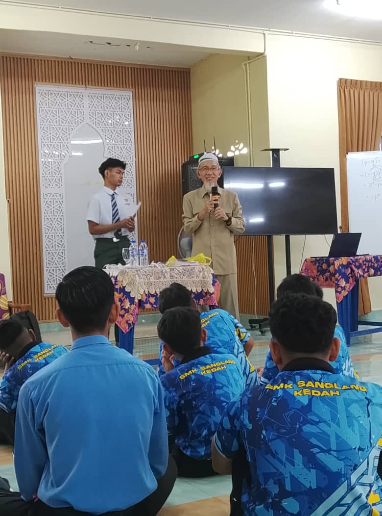 Ceramah di institusi
