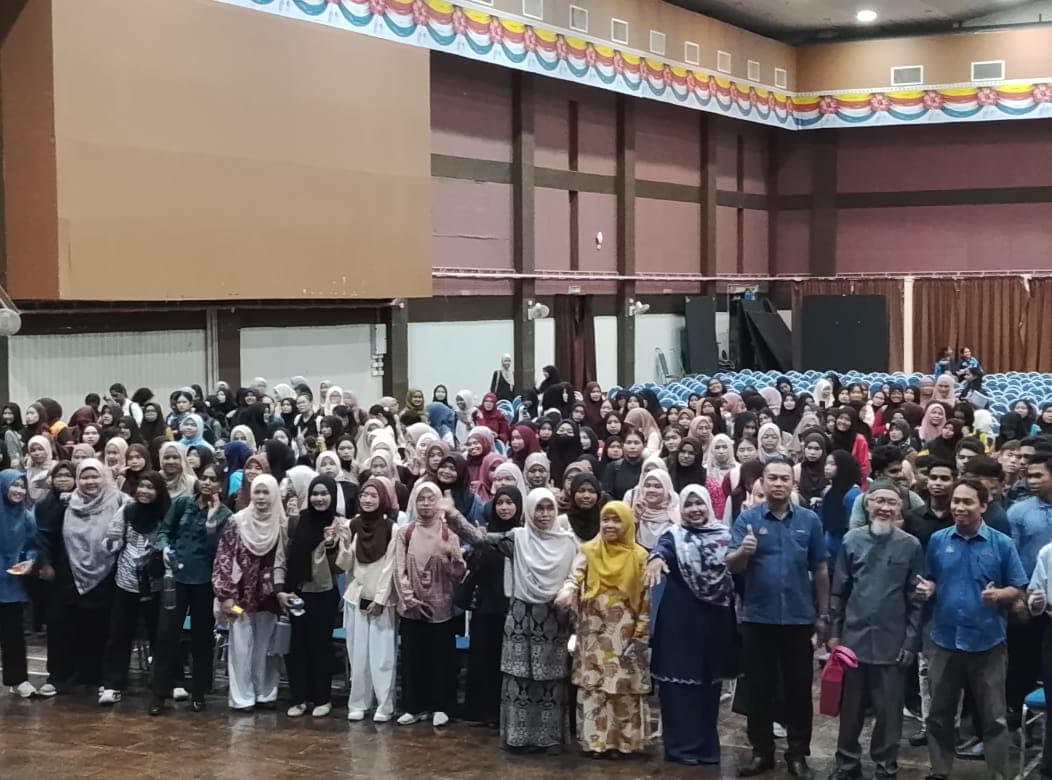 Ceramah di institusi